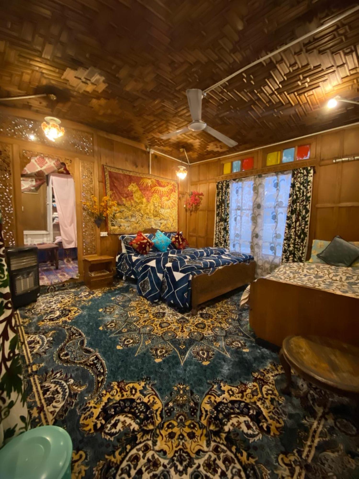 Lake Palace Group Of House Boats Srīnagar Esterno foto