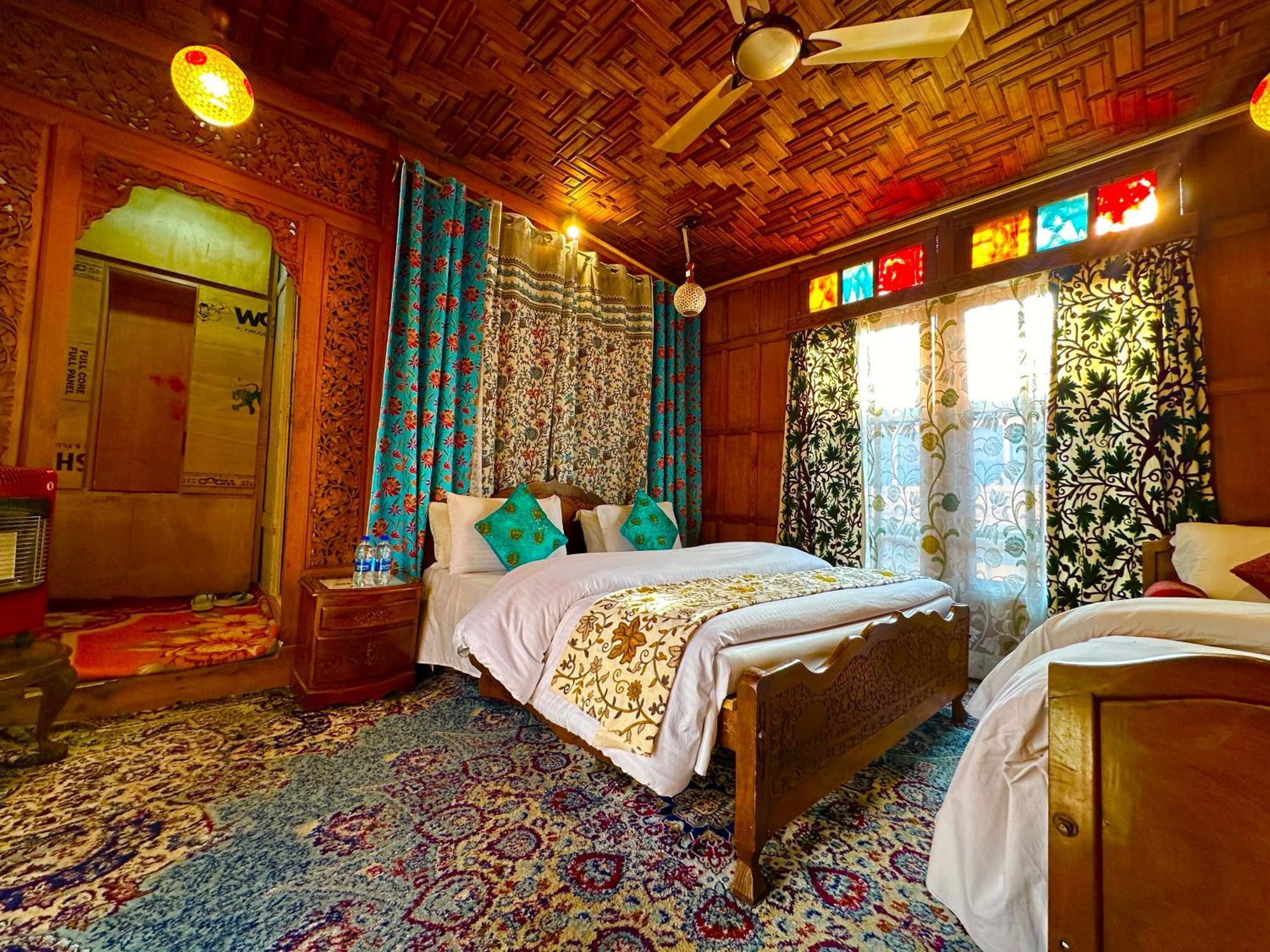 Lake Palace Group Of House Boats Srīnagar Esterno foto