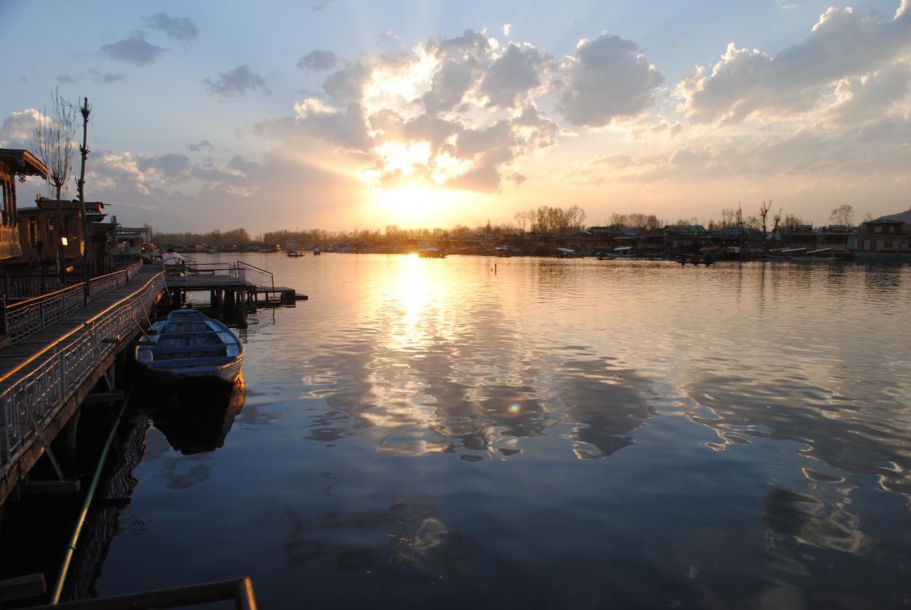 Lake Palace Group Of House Boats Srīnagar Esterno foto