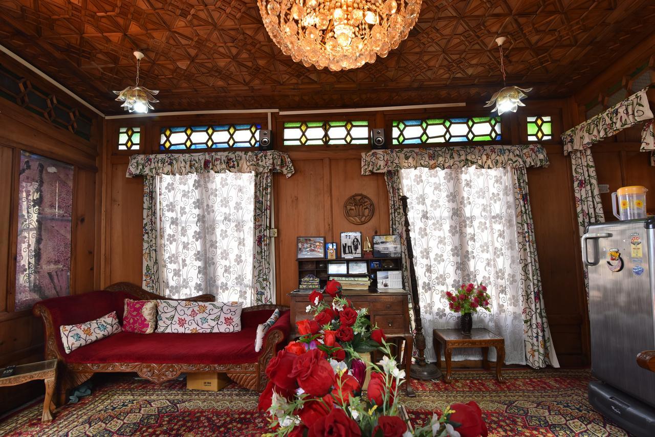 Lake Palace Group Of House Boats Srīnagar Esterno foto