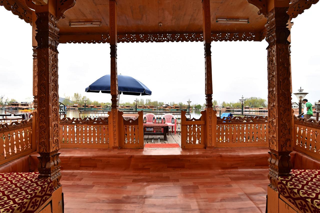Lake Palace Group Of House Boats Srīnagar Esterno foto