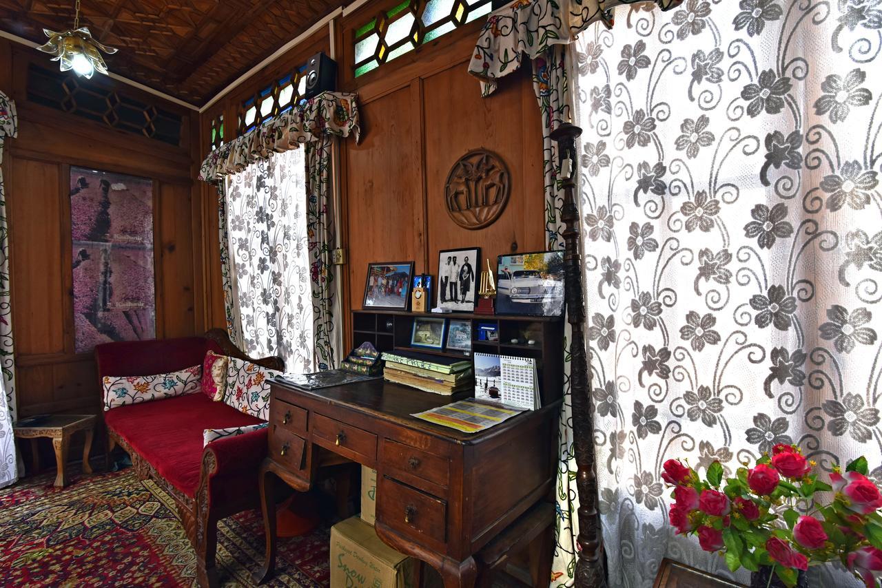 Lake Palace Group Of House Boats Srīnagar Esterno foto