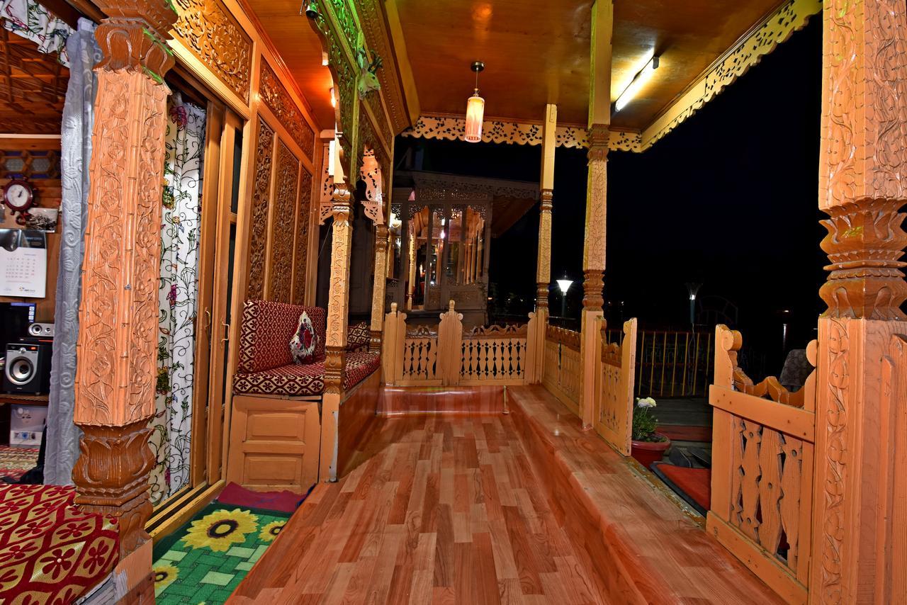 Lake Palace Group Of House Boats Srīnagar Esterno foto