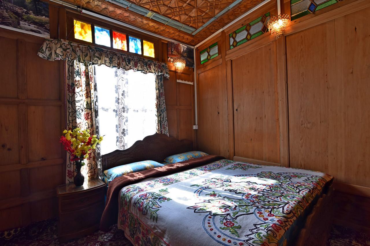 Lake Palace Group Of House Boats Srīnagar Esterno foto
