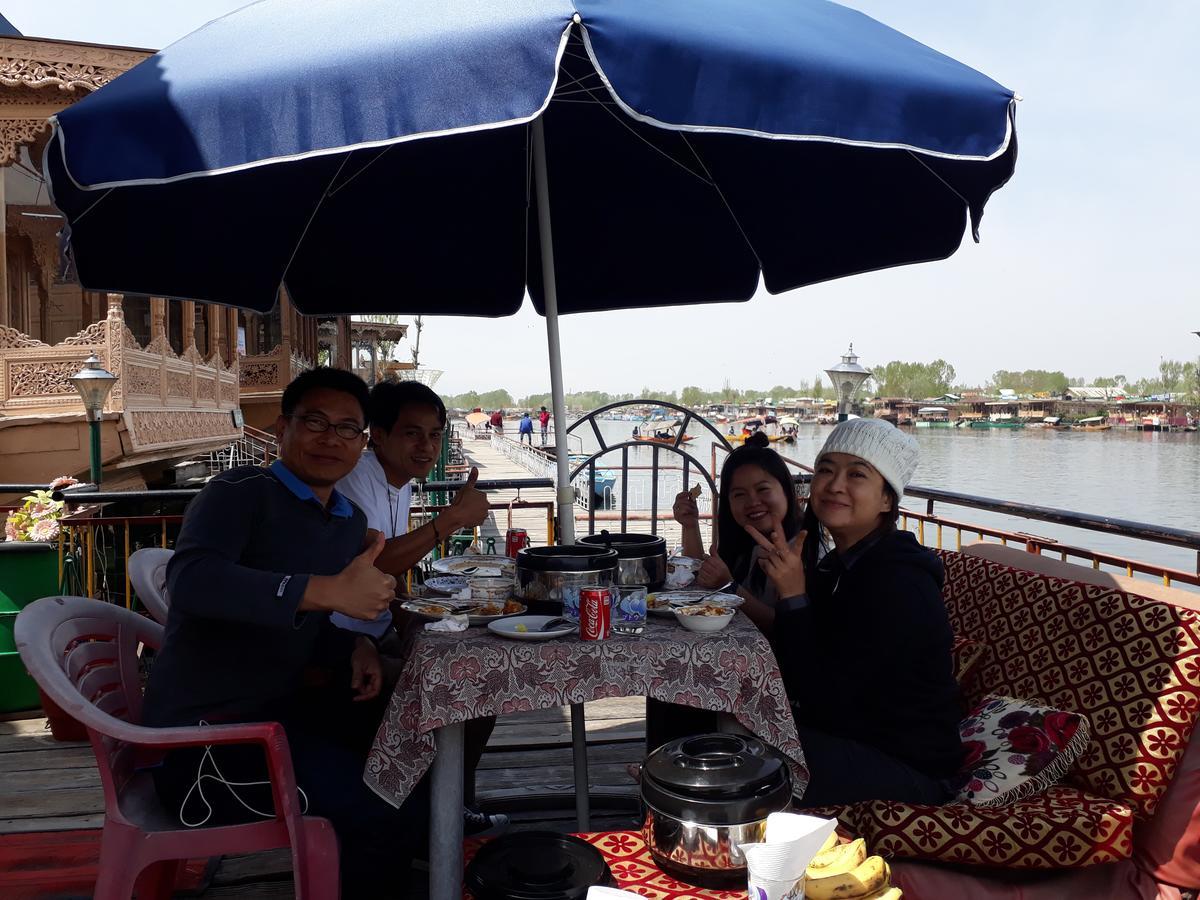 Lake Palace Group Of House Boats Srīnagar Esterno foto